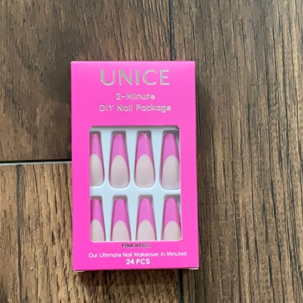 Unice 2minute DIY Pink Rebel Nail Set - 24 Pieces New